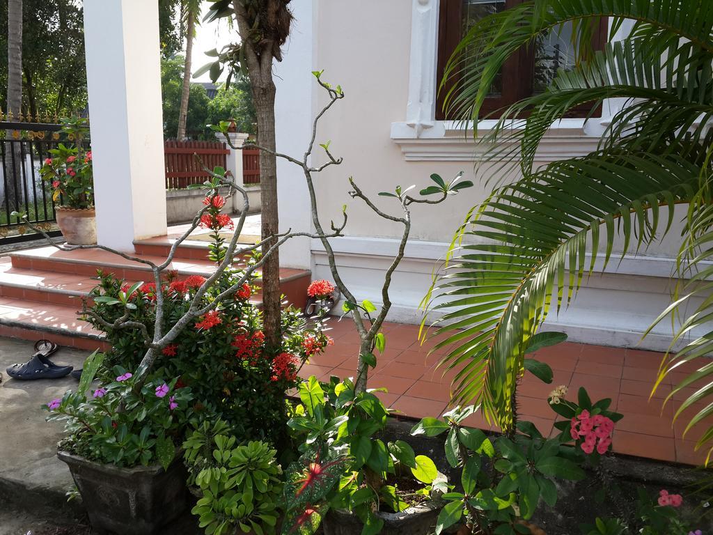 A Tee Guesthouse Luang Prabang Exteriör bild