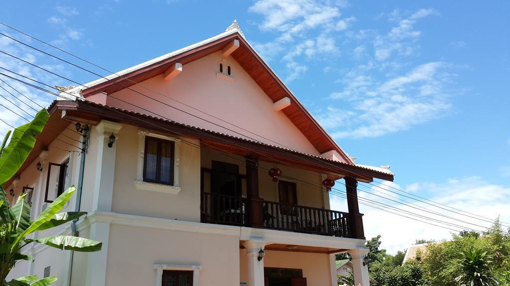 A Tee Guesthouse Luang Prabang Exteriör bild