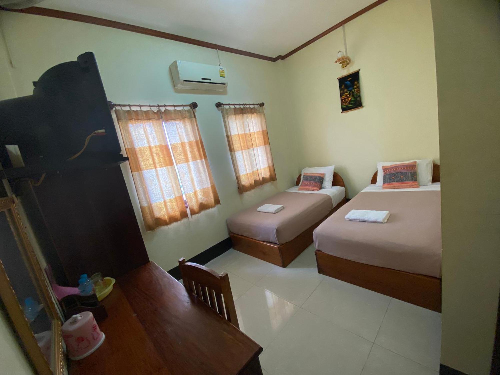 A Tee Guesthouse Luang Prabang Exteriör bild