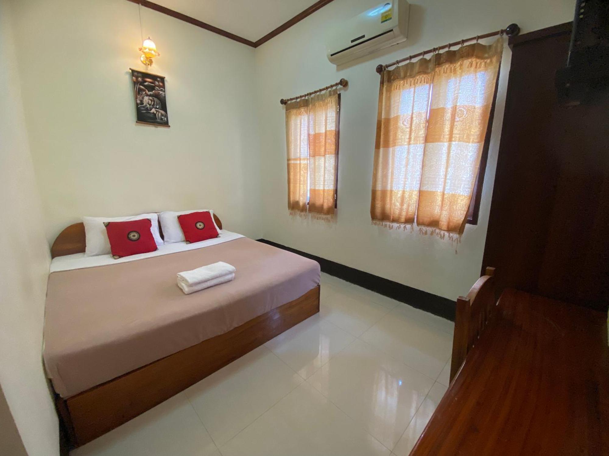 A Tee Guesthouse Luang Prabang Exteriör bild