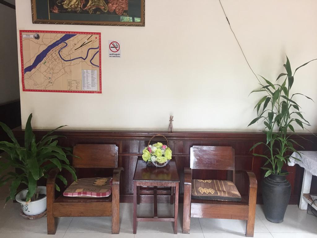 A Tee Guesthouse Luang Prabang Exteriör bild