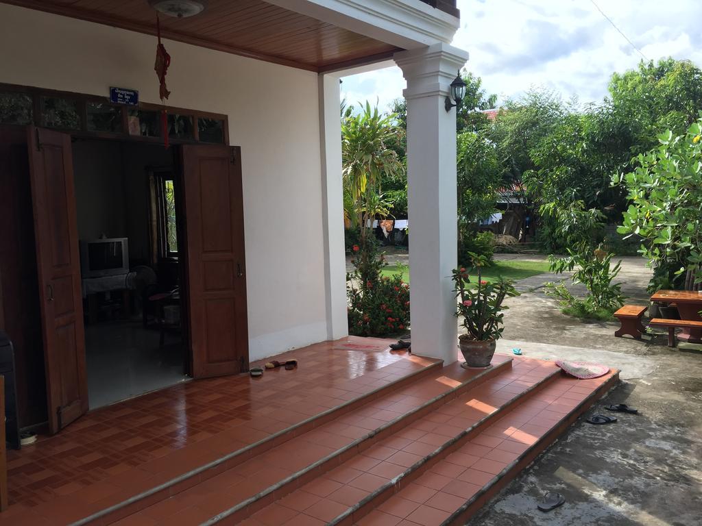 A Tee Guesthouse Luang Prabang Exteriör bild