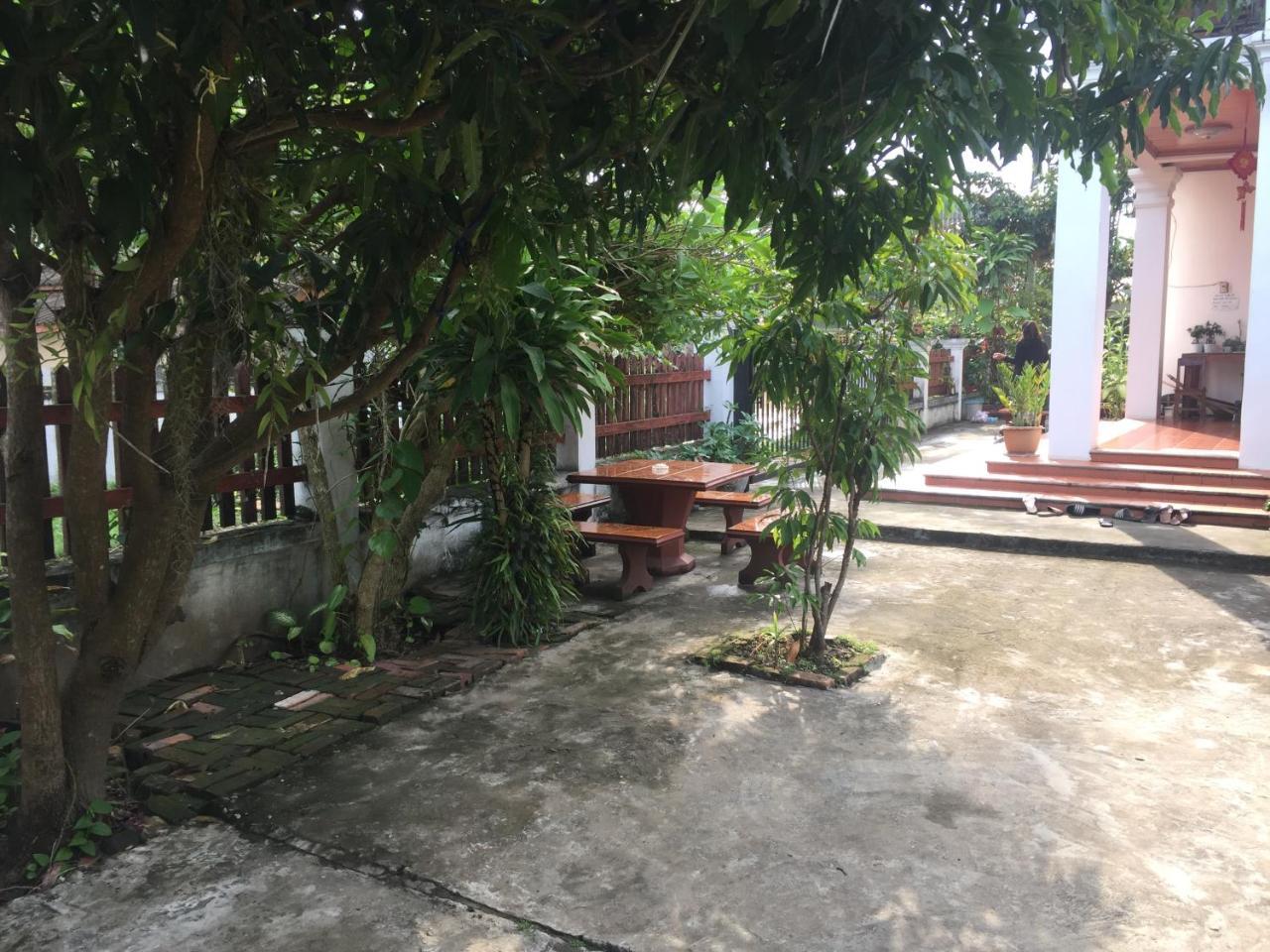 A Tee Guesthouse Luang Prabang Exteriör bild