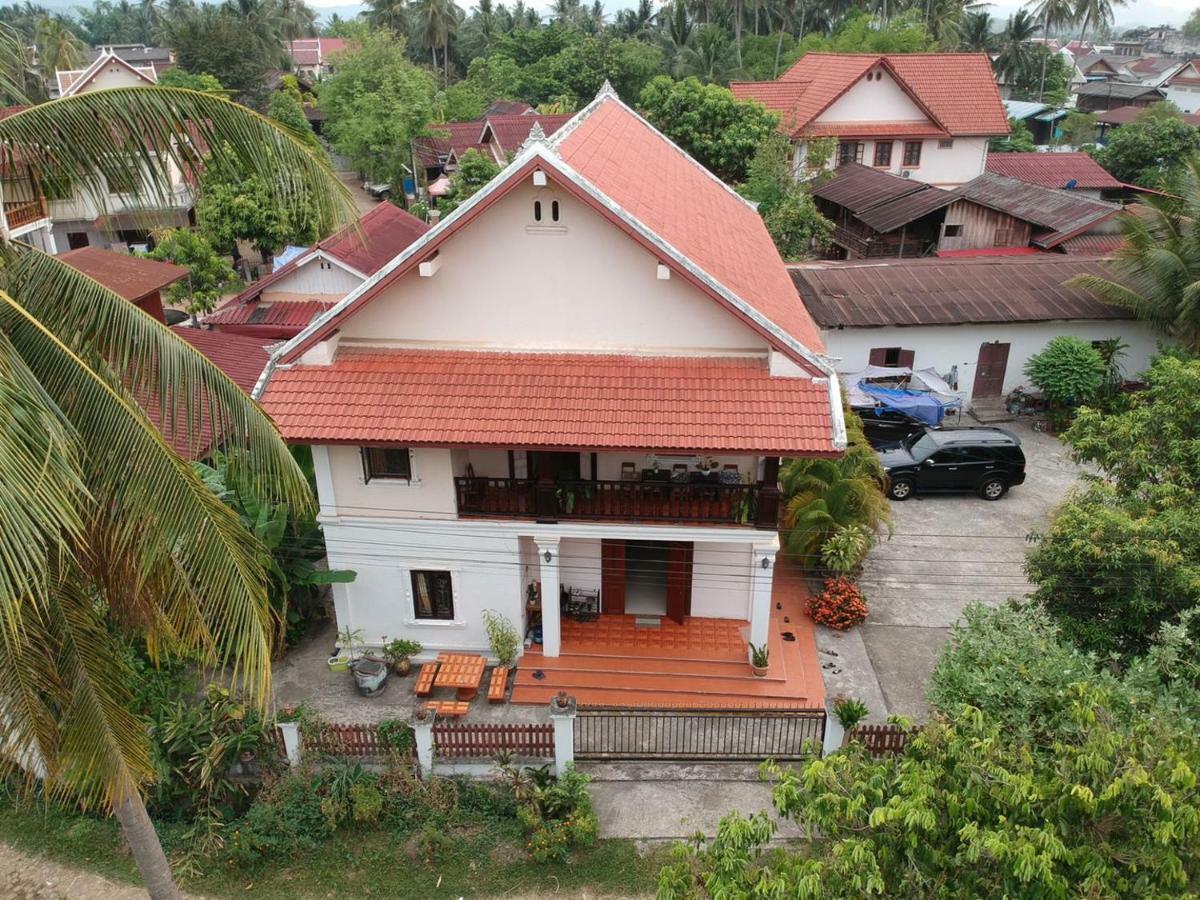 A Tee Guesthouse Luang Prabang Exteriör bild