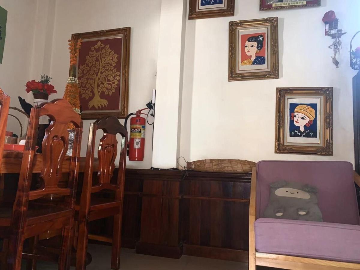 A Tee Guesthouse Luang Prabang Exteriör bild